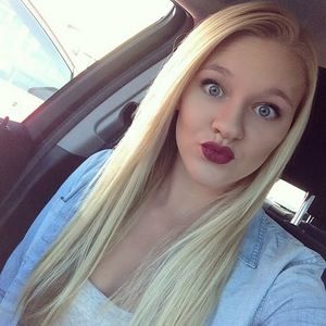 Meet your Posher, Malory